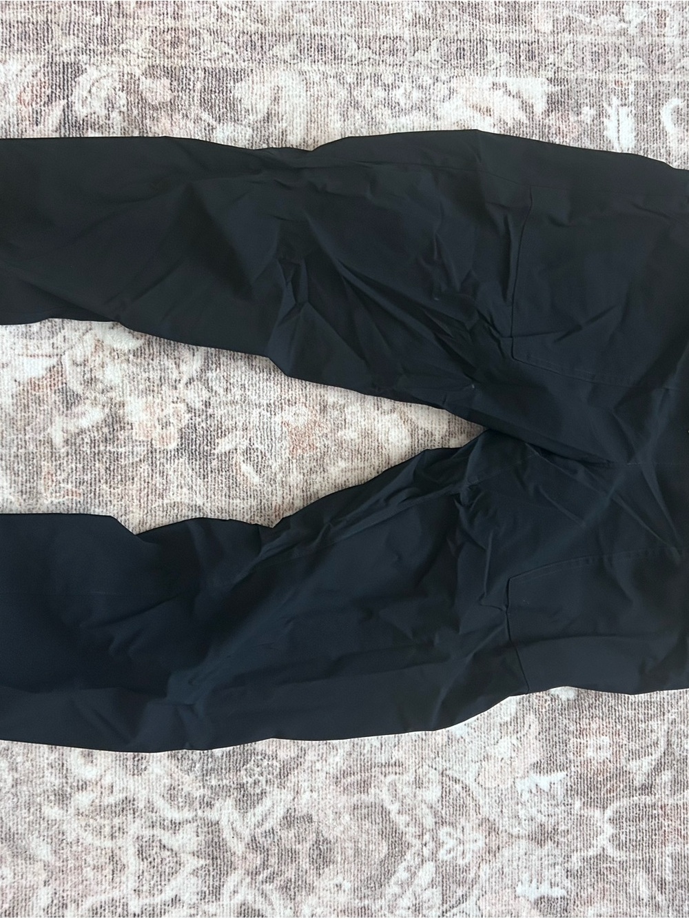 TWO PAIRS Vuori Women's Miles Jogger in Black - Picture 3 of 10